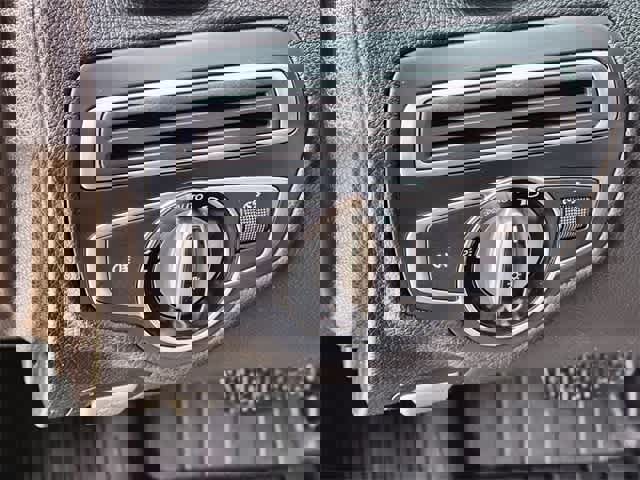 Used 2016 Mercedes-Benz C 300 Sedan image 28