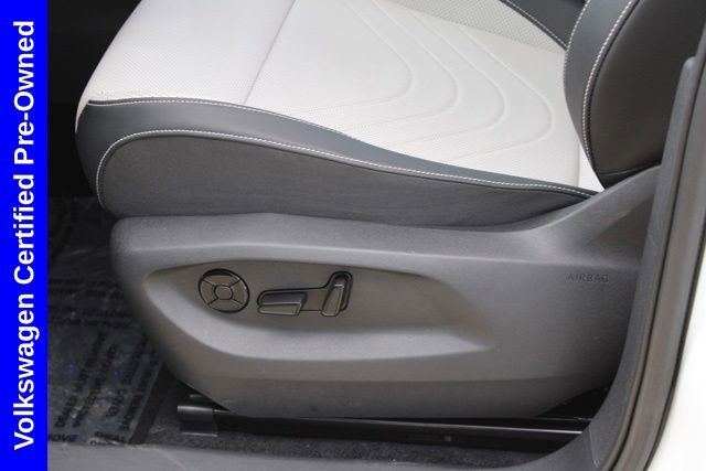 Used 2025 Volkswagen Tiguan SE image 17