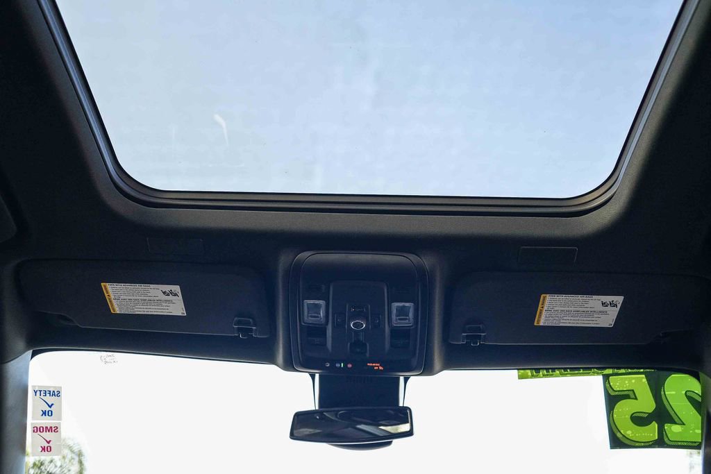 Used 2025 GMC Yukon XL Denali w/ Sun & Power Step Package image 17