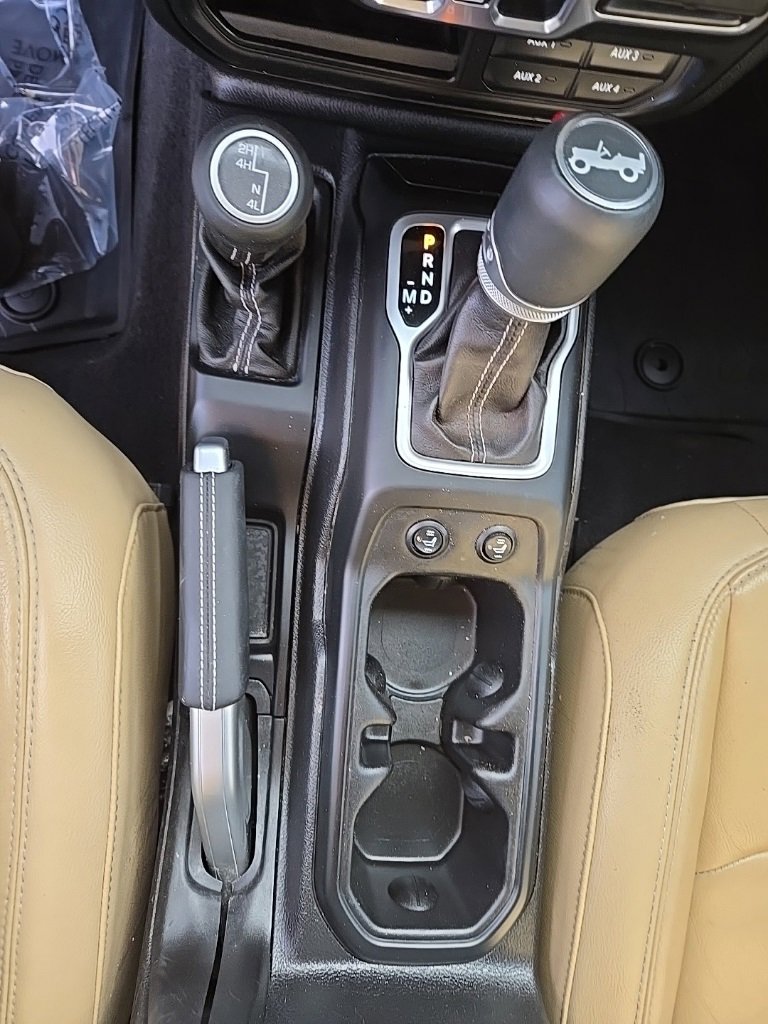 Used 2018 Jeep Wrangler Unlimited Sahara image 34