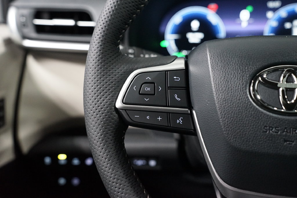 New 2026 Toyota Sienna Platinum AWD/4WD image 14