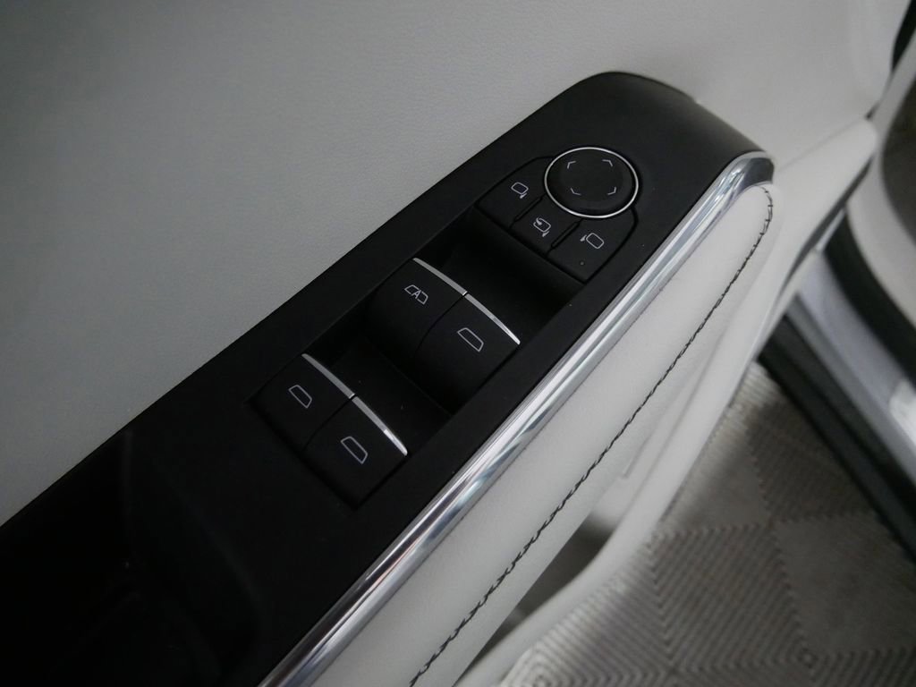 Used 2024 GMC Acadia Denali w/ Super Cruise Package image 14