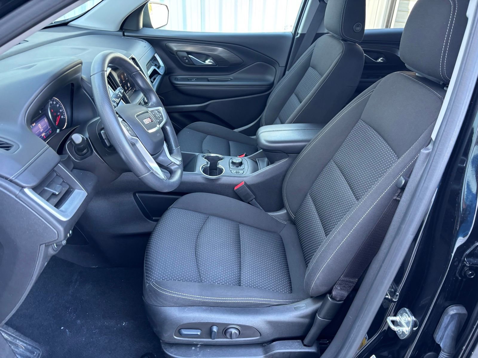 Used 2022 GMC Terrain SLE w/ Driver Convenience Package image 17