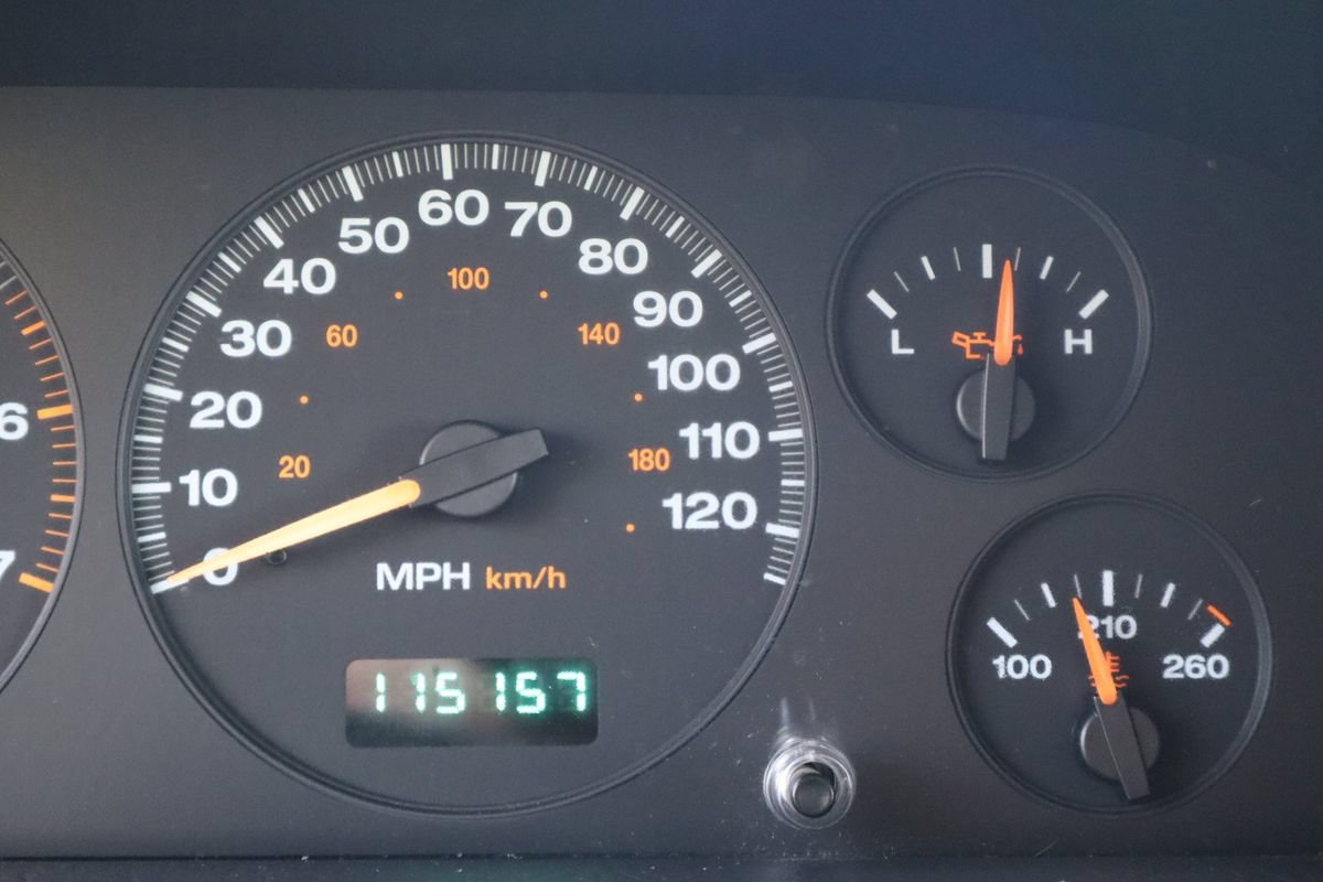 Used 2004 Jeep Grand Cherokee Laredo w/ Convenience Group AWD/4WD image 44