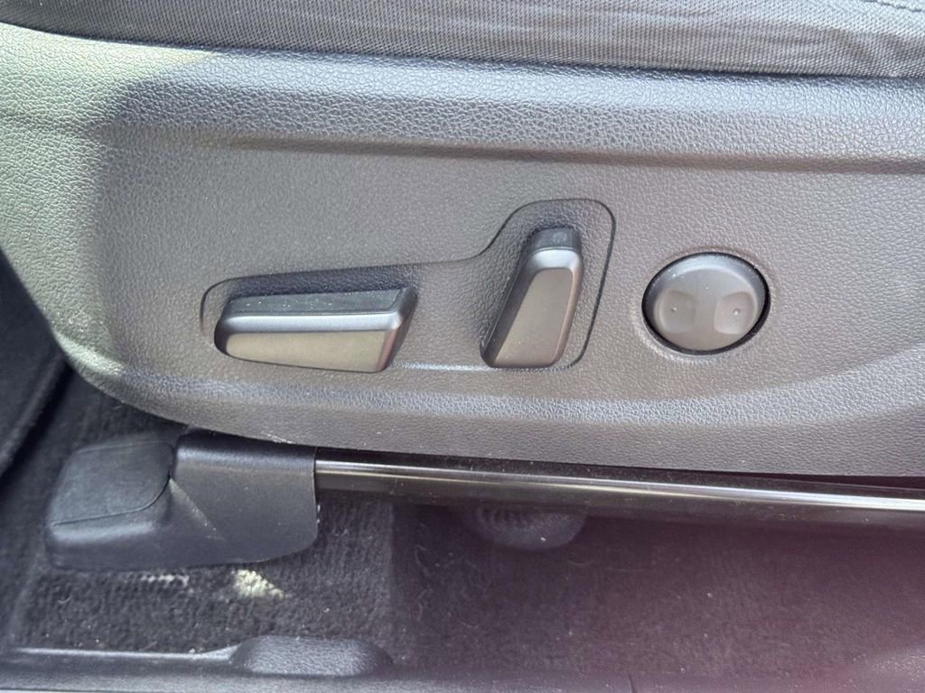 Used 2021 Hyundai Santa Fe SEL AWD/4WD image 17