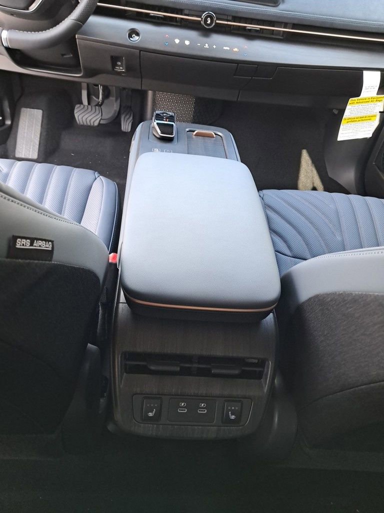 New 2025 Nissan Ariya Platinum image 27