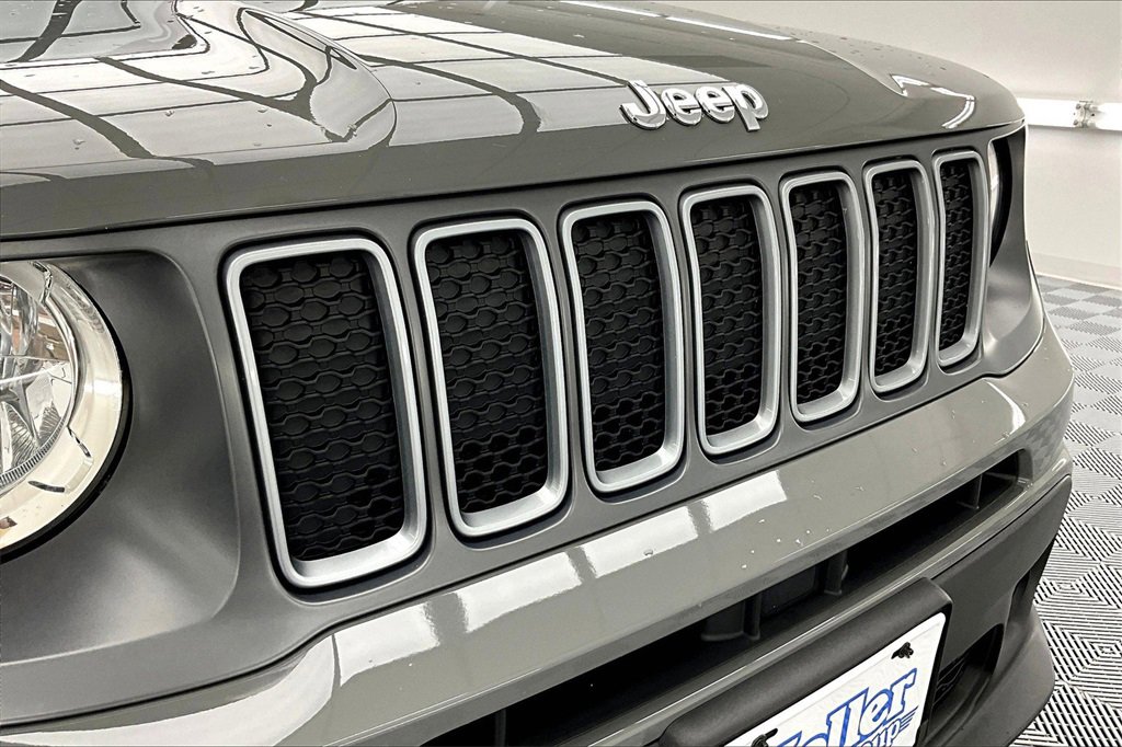 Used 2022 Jeep Renegade Limited image 28