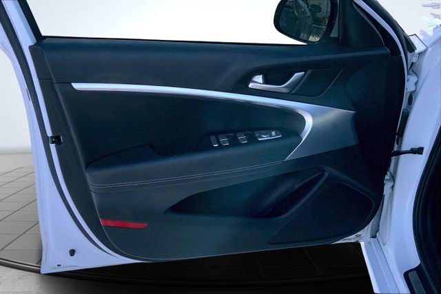 Used 2023 Genesis G70 2.0T image 26