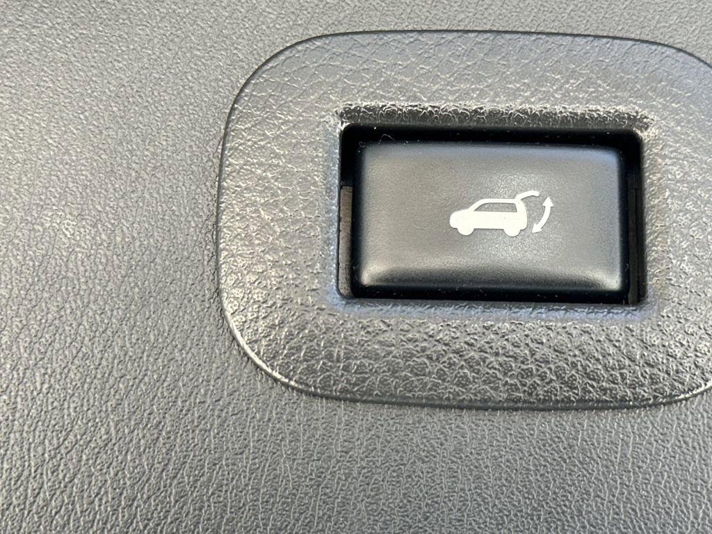 Used 2020 Nissan Armada SL w/ Premium Package image 20