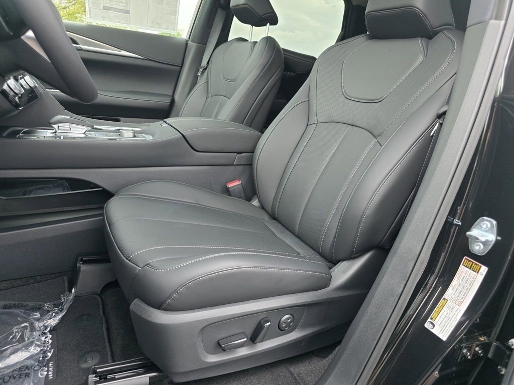 Certified 2025 INFINITI QX60 Luxe w/ Cargo Package image 25