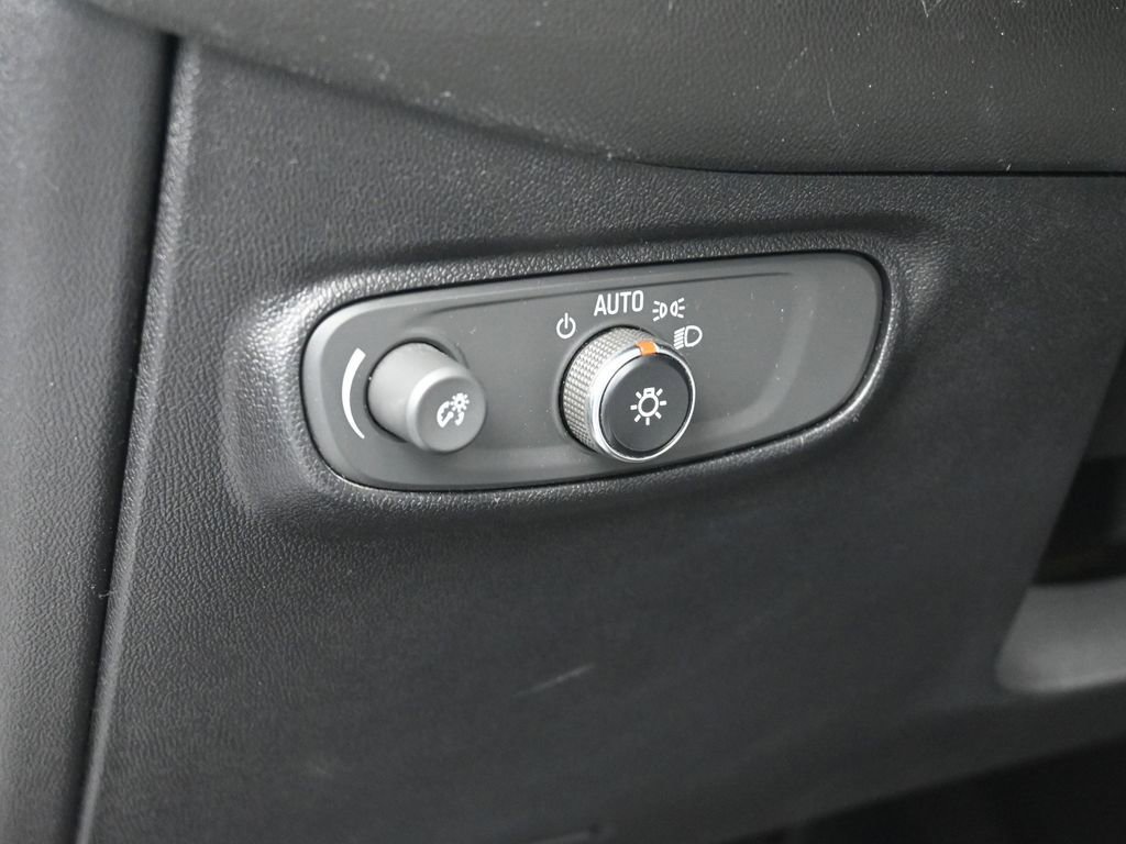 Used 2018 Chevrolet Equinox LS image 14