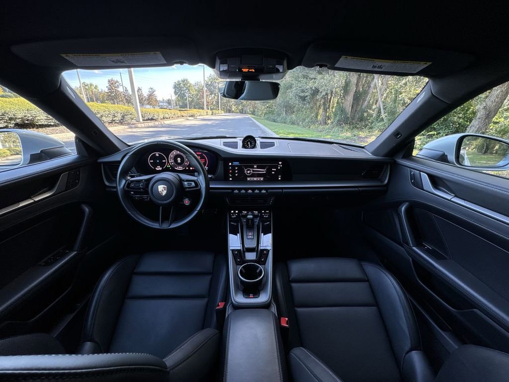 Used 2025 Porsche 911 Carrera image 25