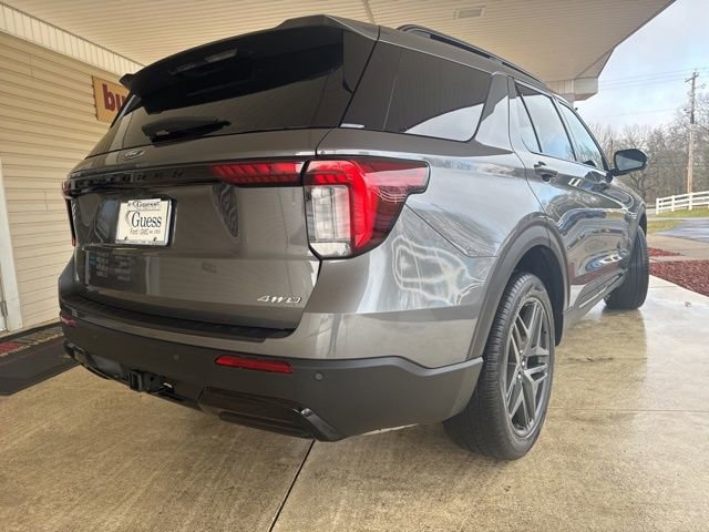 Used 2025 Ford Explorer ST-Line w/ ST-Line Street Pack image 8