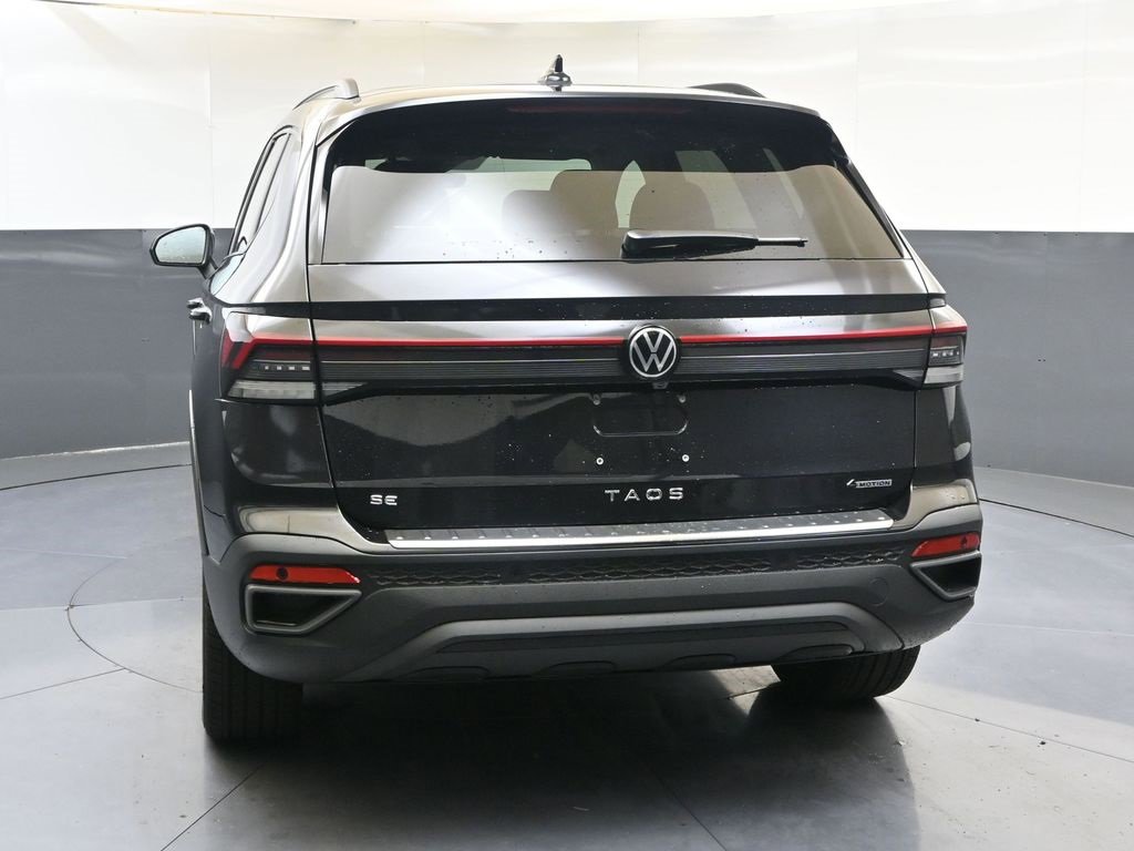 New 2025 Volkswagen Taos SE image 4