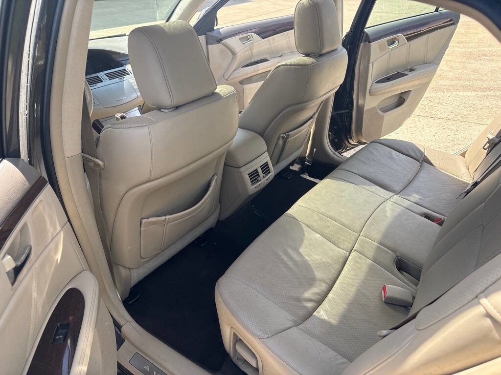 Used 2010 Toyota Avalon Limited image 11