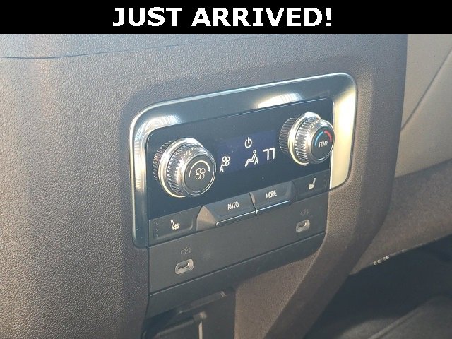 Used 2021 GMC Yukon SLT w/ SLT Luxury Package image 11