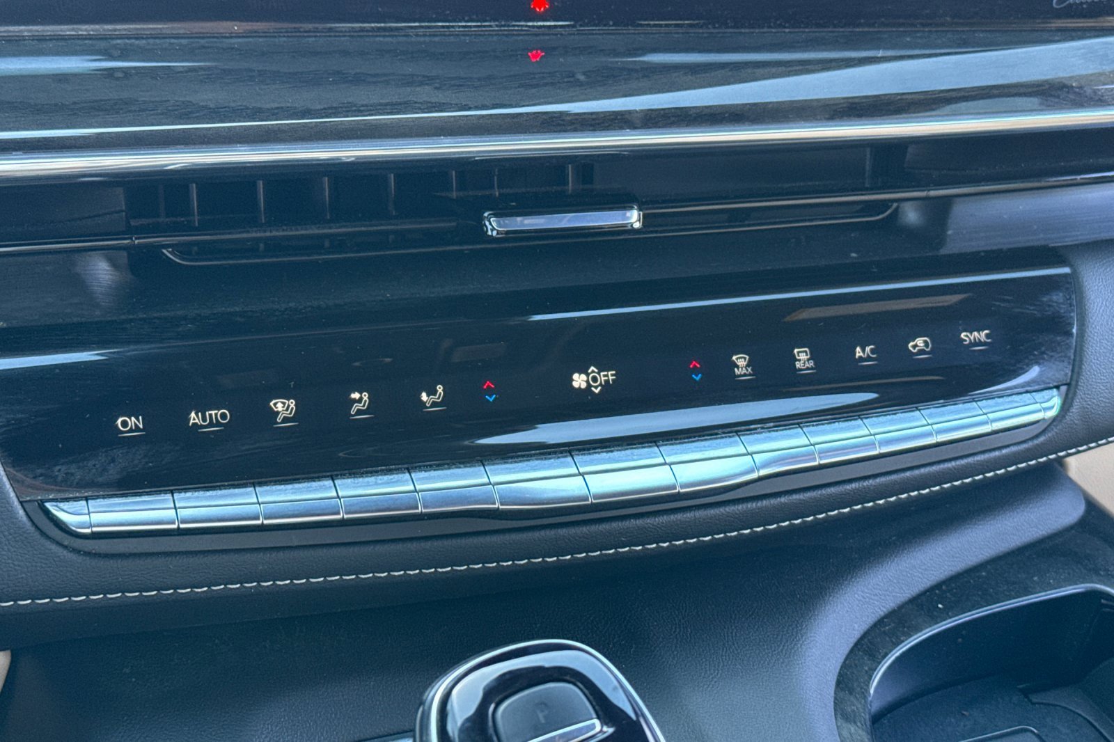 Used 2023 Cadillac Escalade ESV Premium Luxury image 28