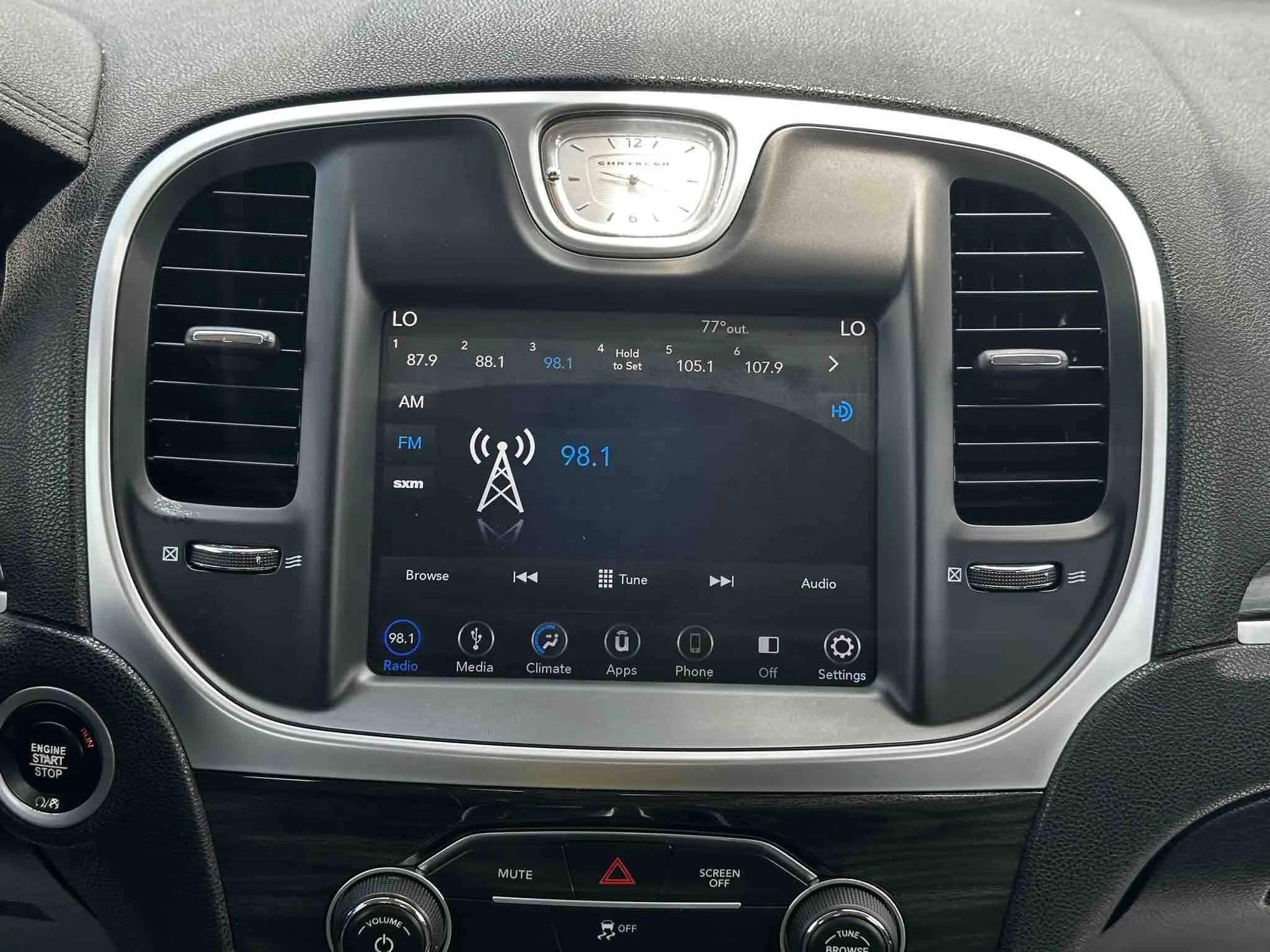 Used 2018 Chrysler 300 Touring w/ Driver Convenience Group image 65