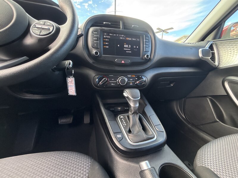 Used 2024 Kia Soul LX w/ Option Group 015 FWD image 20