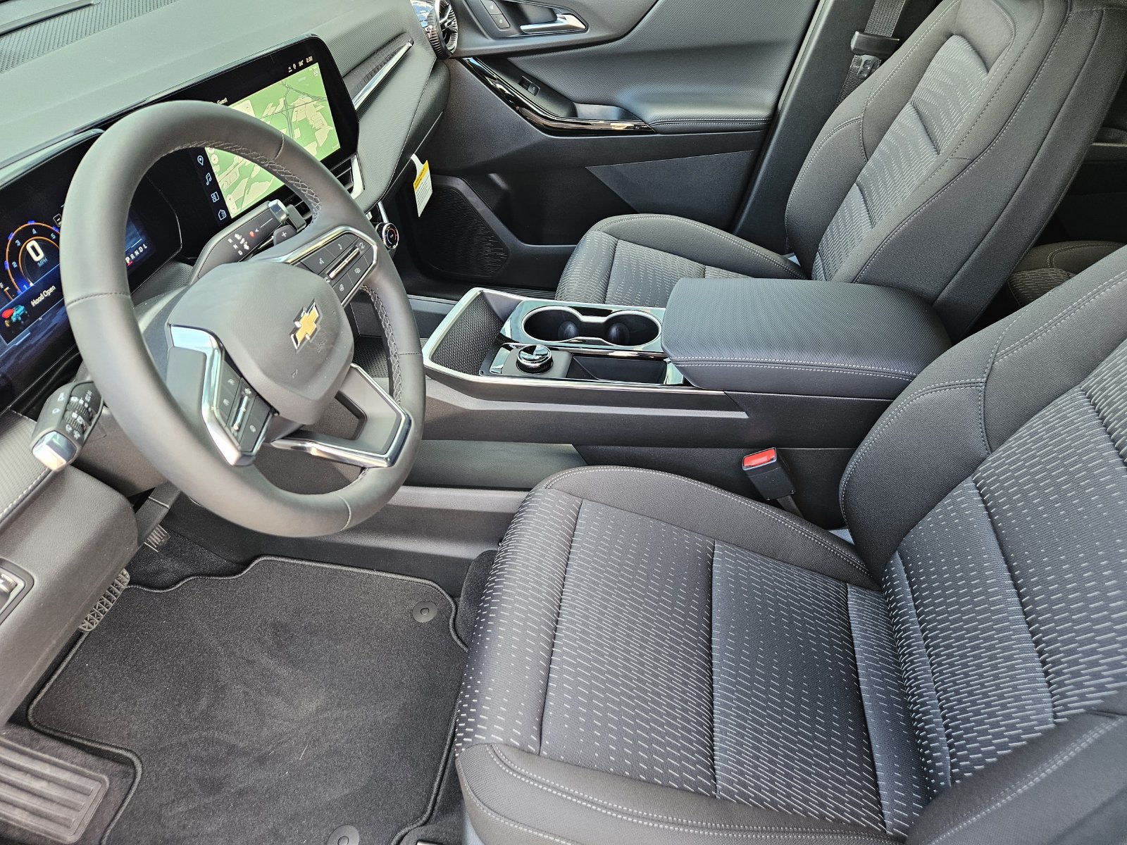 New 2027 Chevrolet Equinox LT w/ Safety and Technology Package FWD image 14