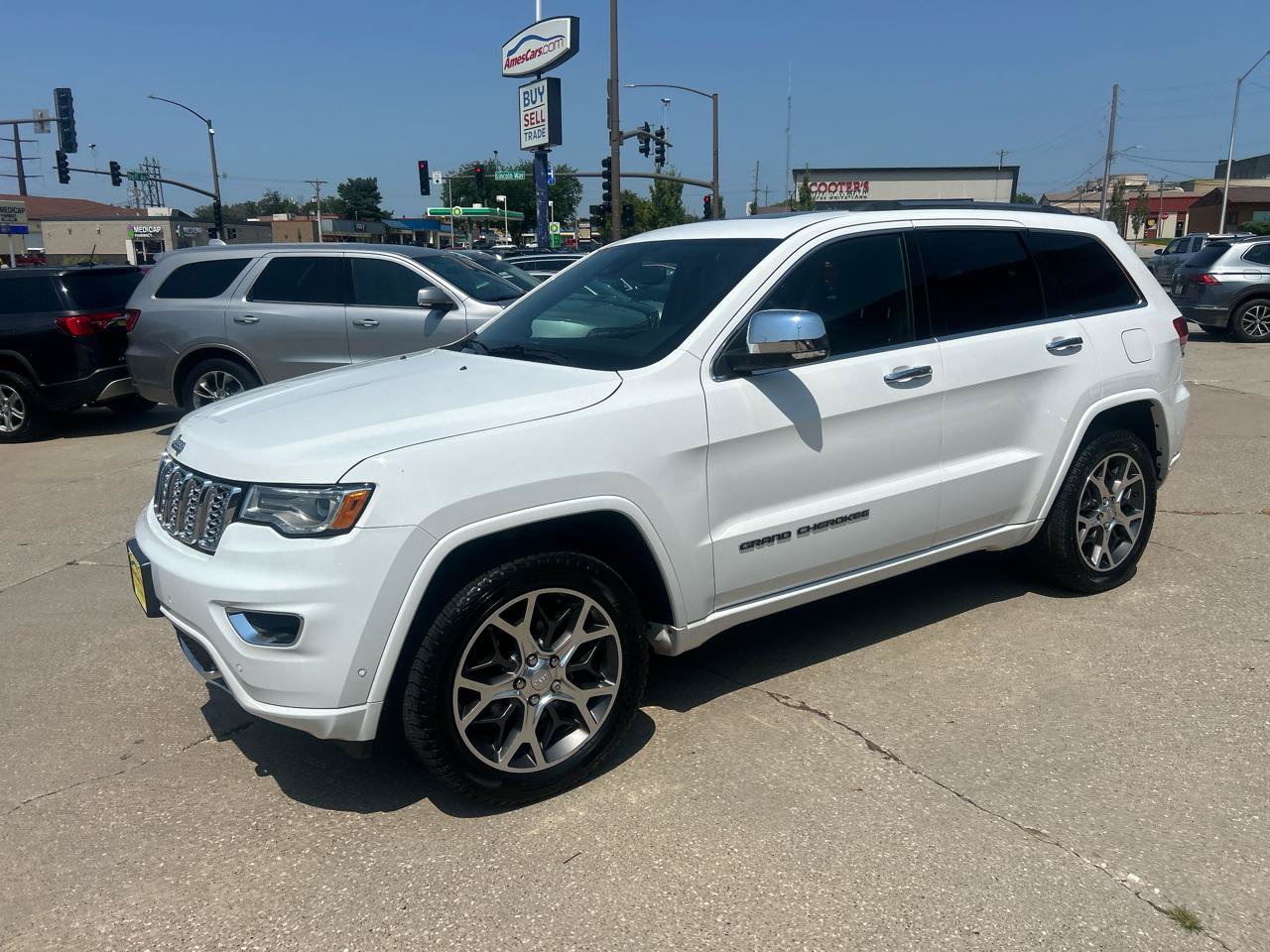 Used 2019 Jeep Grand Cherokee Overland AWD/4WD image 7