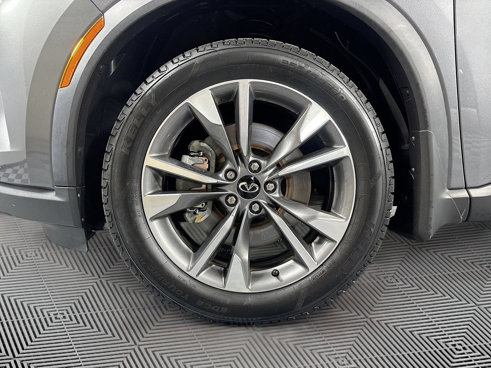 Used 2023 INFINITI QX60 Luxe w/ Performance Audio Package FWD image 34