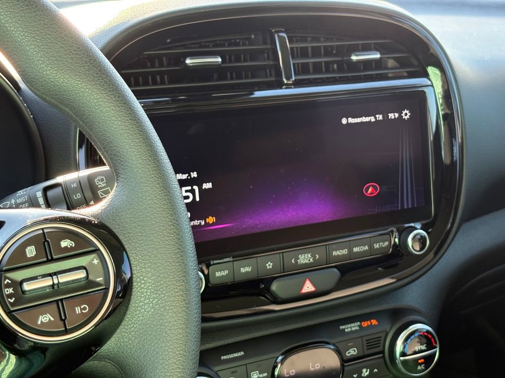 Certified 2024 Kia Soul S image 21
