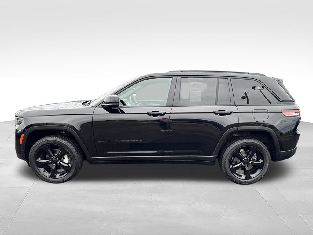 Certified 2024 Jeep Grand Cherokee Limited w/ Black Appearance Package AWD/4WD image 7