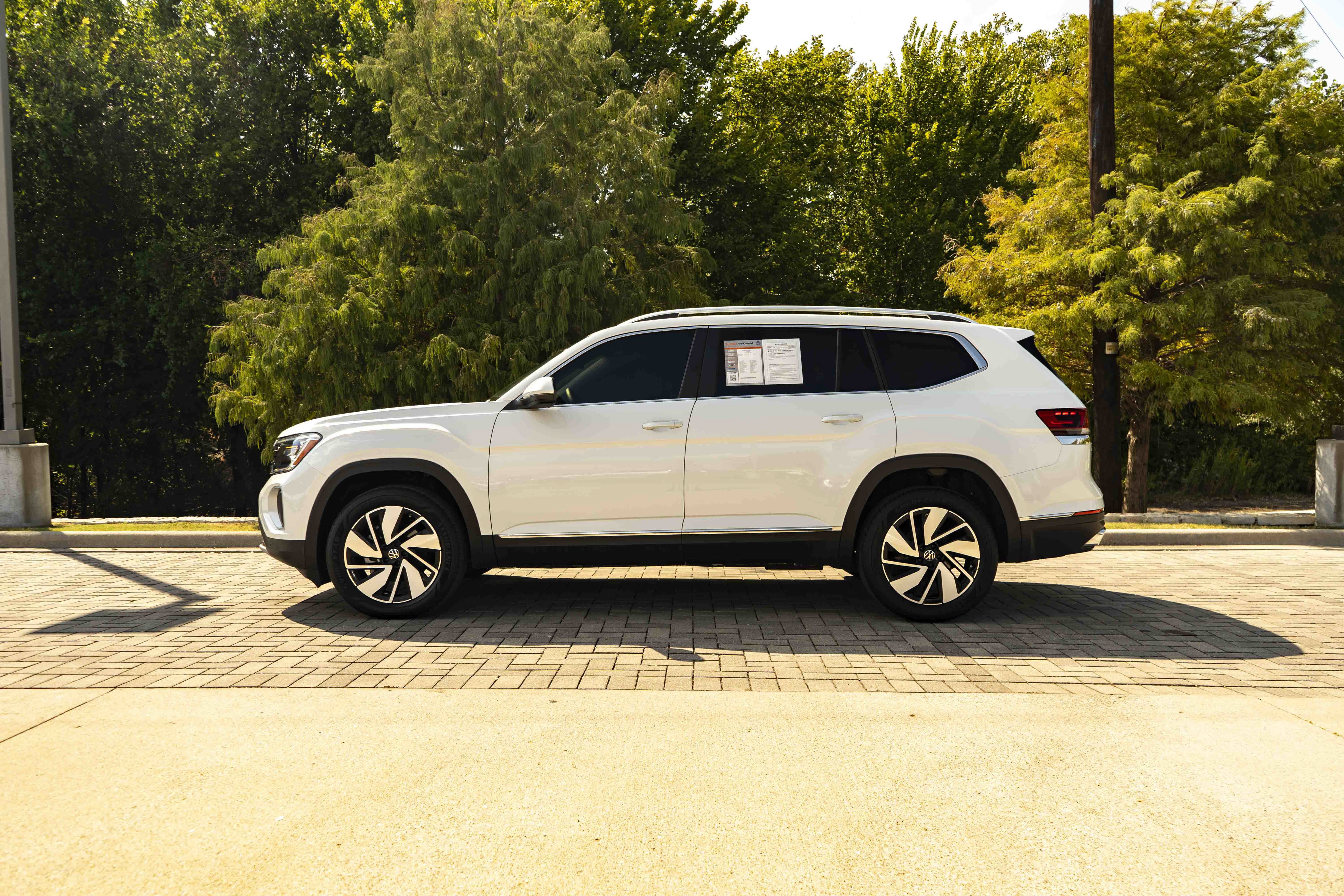 Certified 2024 Volkswagen Atlas SEL AWD/4WD image 5