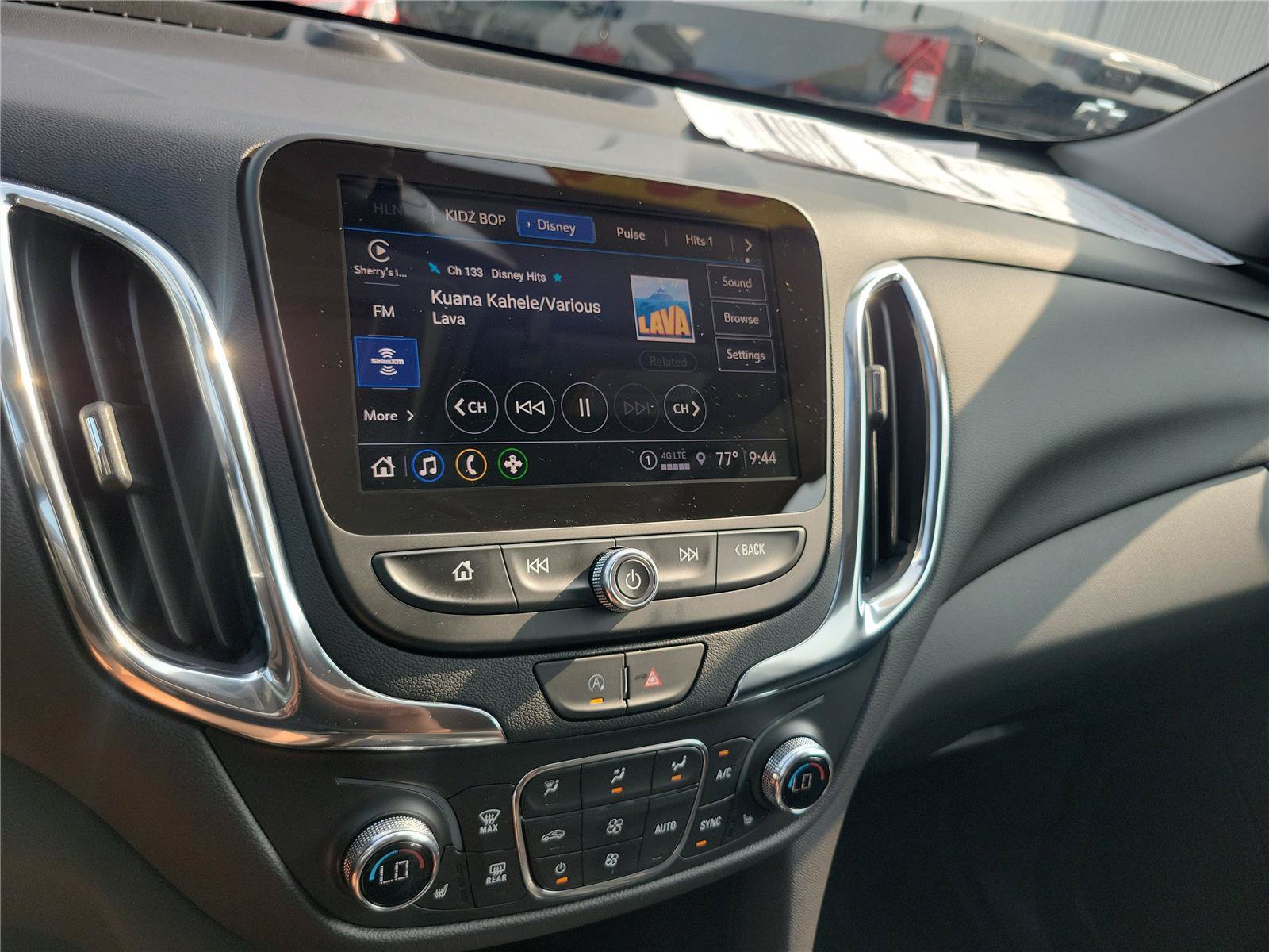 Used 2024 Chevrolet Equinox LT FWD image 24