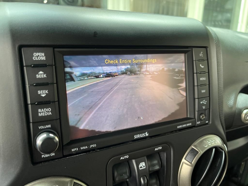 Used 2014 Jeep Wrangler Unlimited Rubicon w/ Connectivity Group AWD/4WD image 35