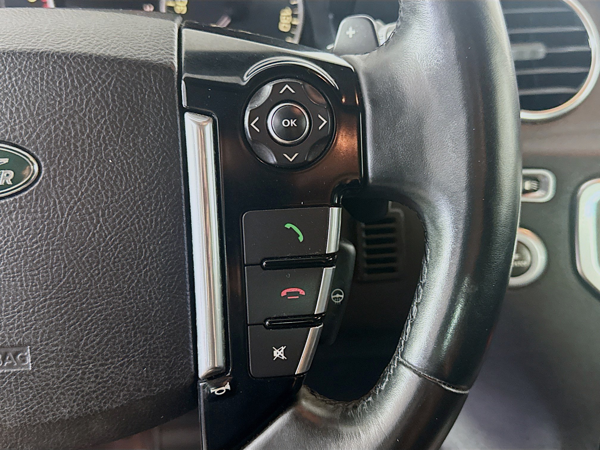 Used 2016 Land Rover LR4 HSE AWD/4WD image 15