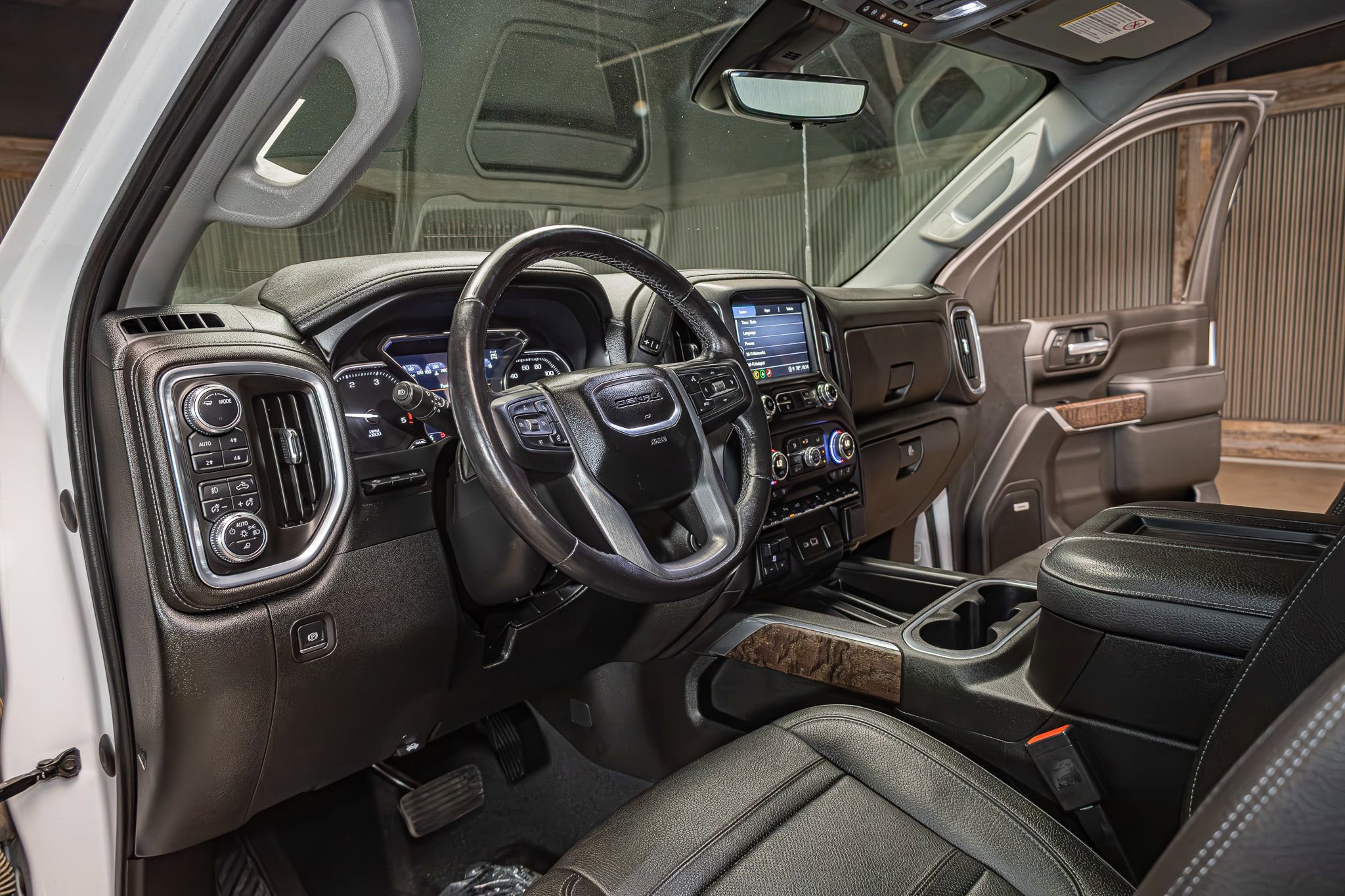 Used 2021 GMC Sierra 3500 Denali w/ Denali Ultimate Package AWD/4WD image 15