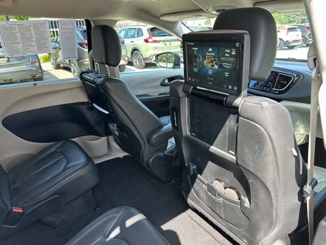 Used 2020 Chrysler Pacifica Touring-L Plus FWD image 21