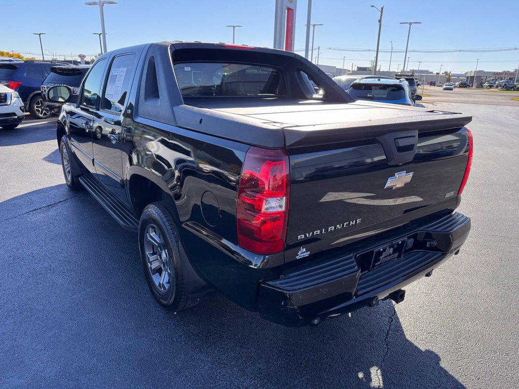 Used 2008 Chevrolet Avalanche LT w/ LT Preferred Equipment Group AWD/4WD image 3