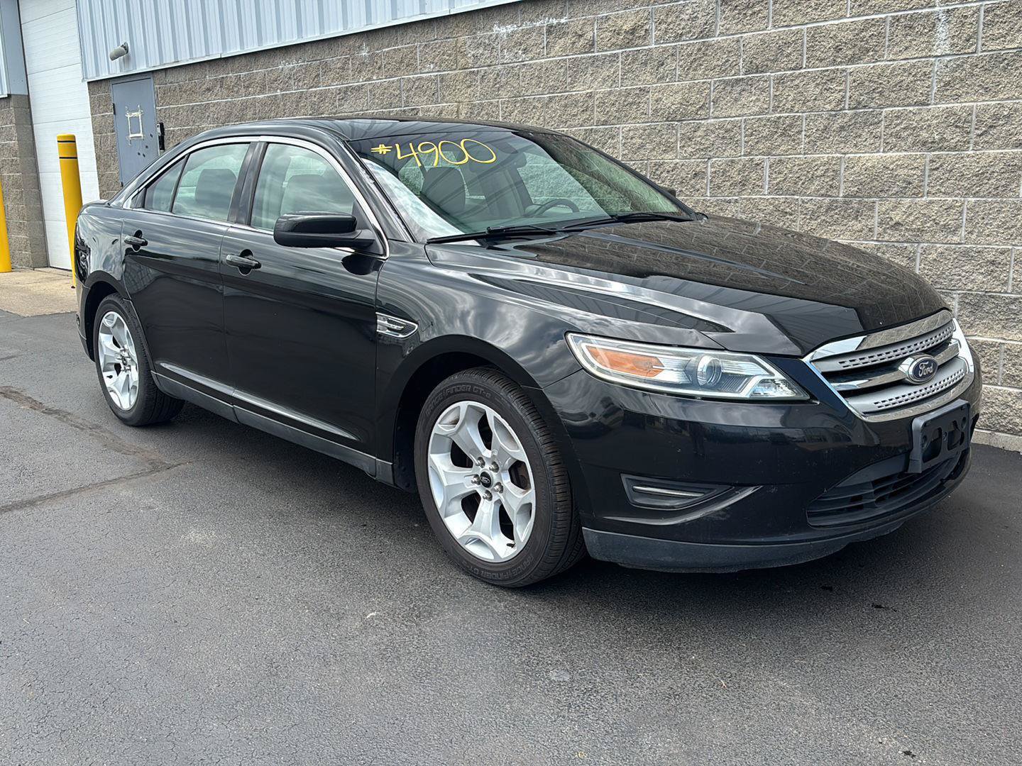 Used 2011 Ford Taurus SEL w/ 202A Rapid Spec Order Code FWD image 2
