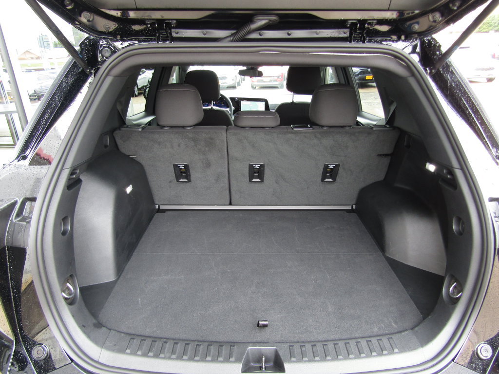 Used 2026 Chevrolet Equinox LT AWD/4WD image 32