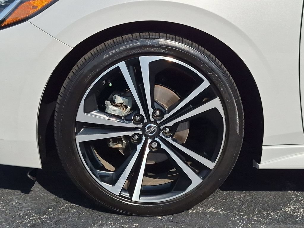 Used 2021 Nissan Sentra SR w/ SR Premium Package FWD image 9