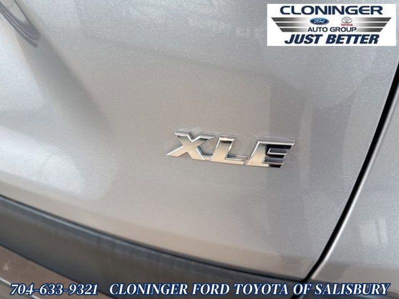 Used 2023 Toyota RAV4 XLE Premium image 12