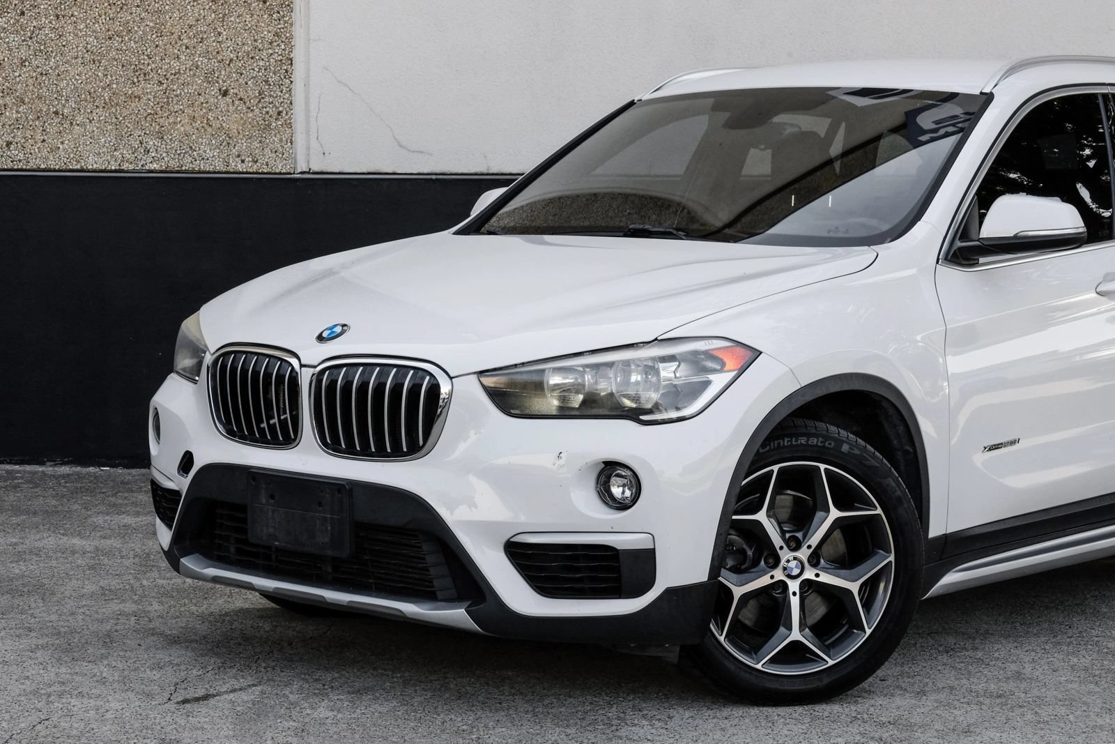Used 2018 BMW X1 xDrive28i AWD/4WD image 4
