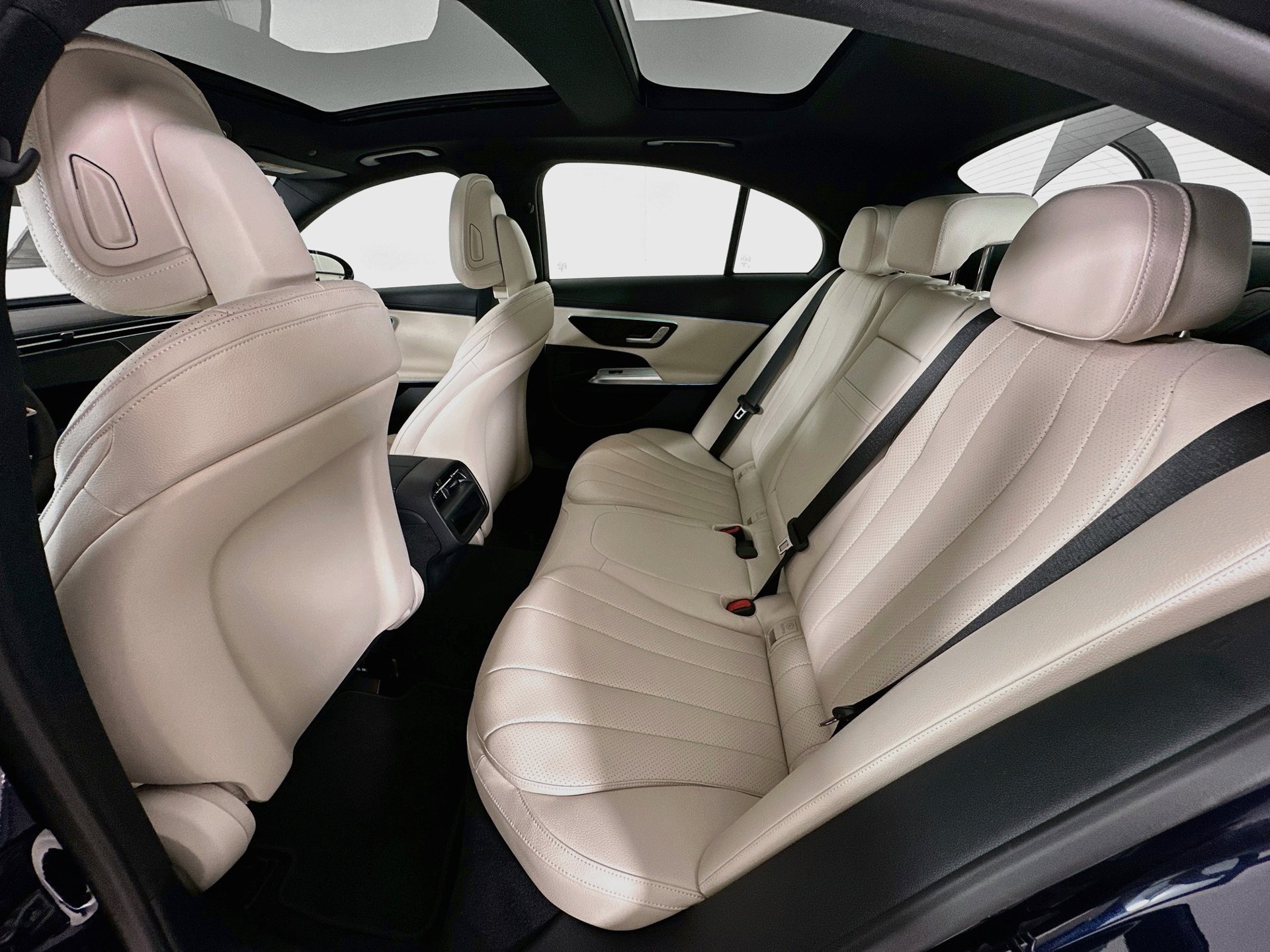 New 2027 Mercedes-Benz E 350 Sedan image 27
