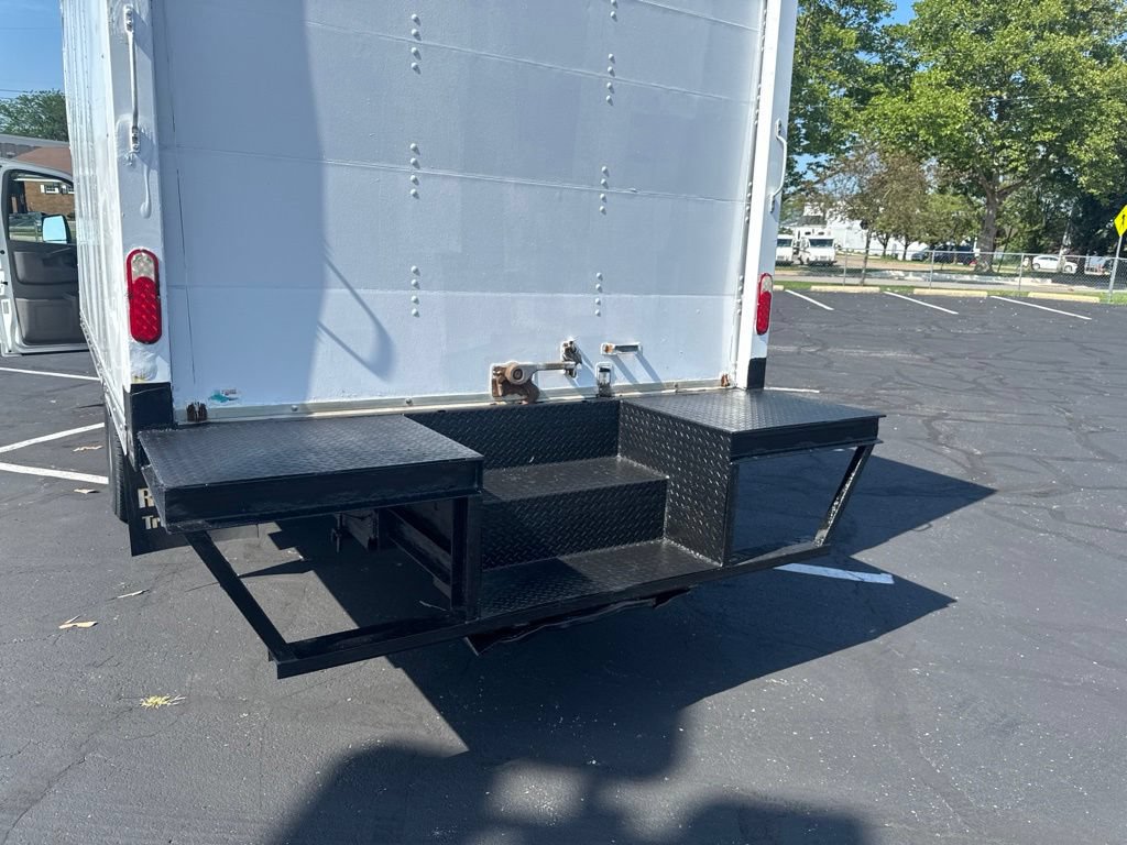 Used 2017 Chevrolet Express 3500 RWD image 15