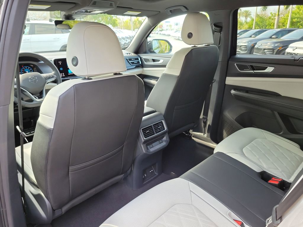 New 2026 Volkswagen Atlas Cross Sport SEL Premium R-Line image 9
