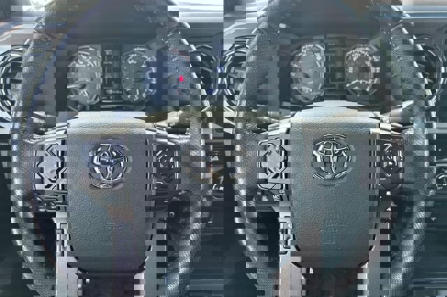 Used 2017 Toyota Tacoma TRD Sport w/ Tow Package image 27