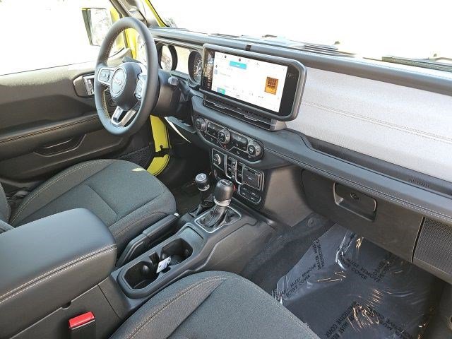 Used 2024 Jeep Wrangler Sahara image 14