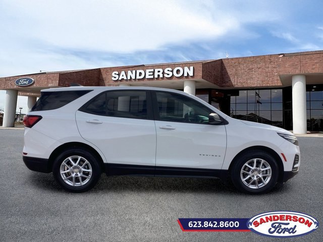 Used 2022 Chevrolet Equinox LS FWD image 2