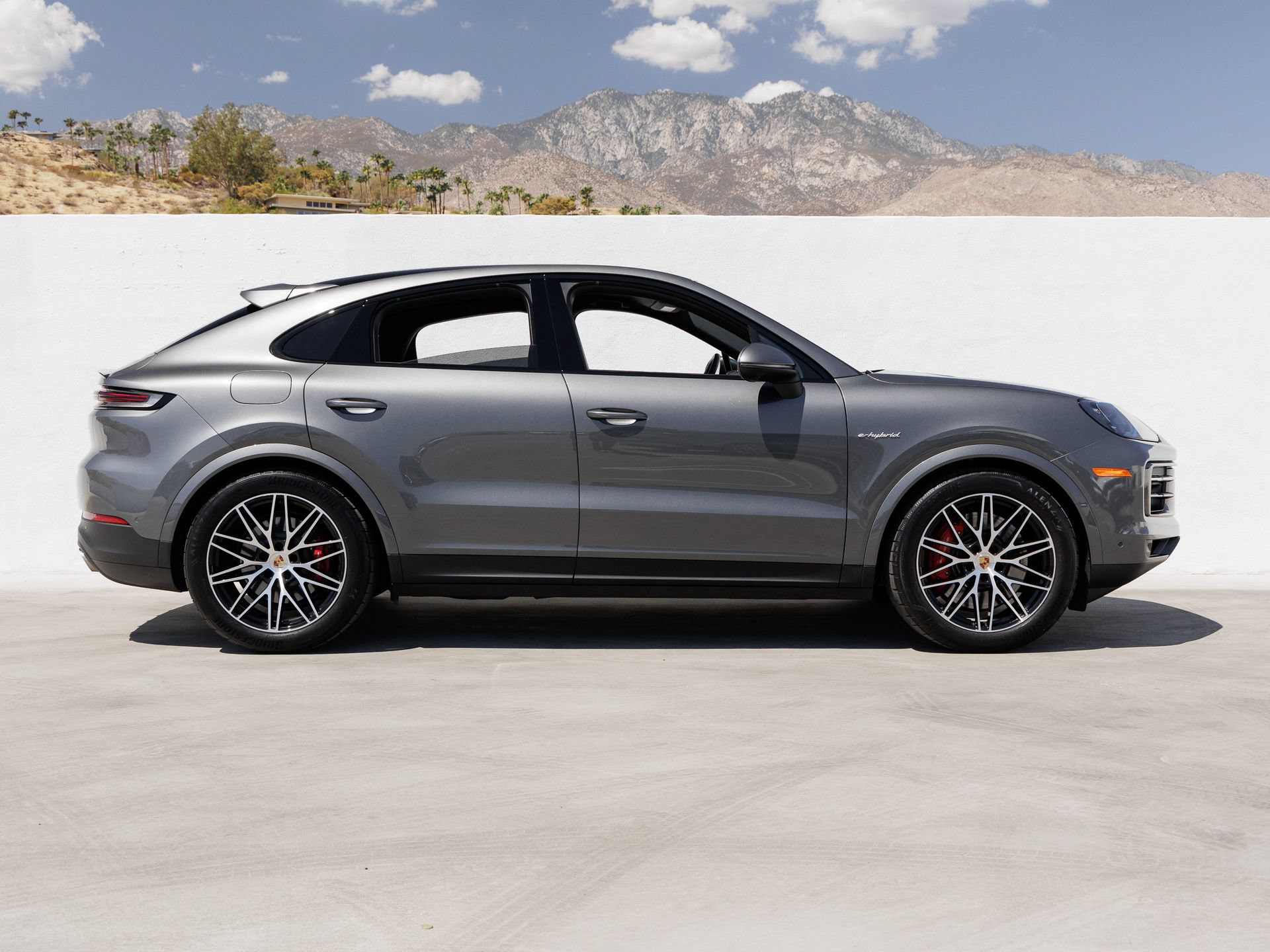 Certified 2025 Porsche Cayenne S AWD/4WD image 8