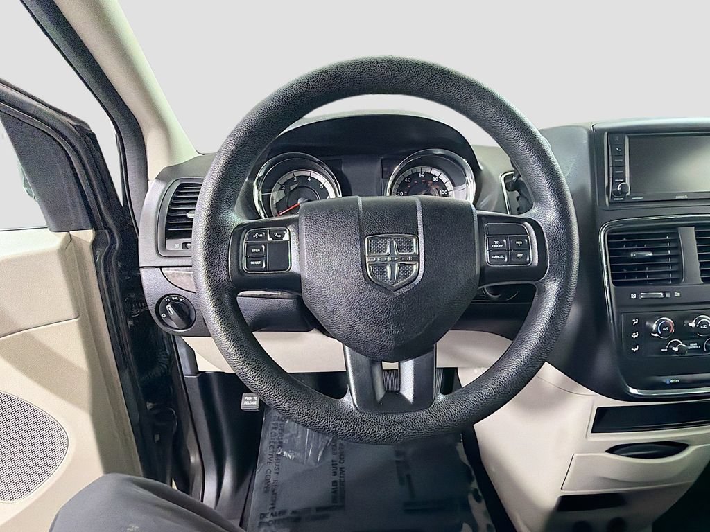 Used 2019 Dodge Grand Caravan SE w/ UConnect Hands-Free Group FWD image 13