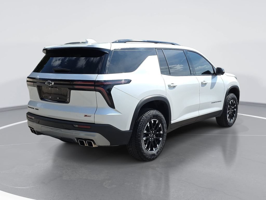 Used 2025 Chevrolet Traverse Z71 w/ Driver Confidence Package AWD/4WD image 3