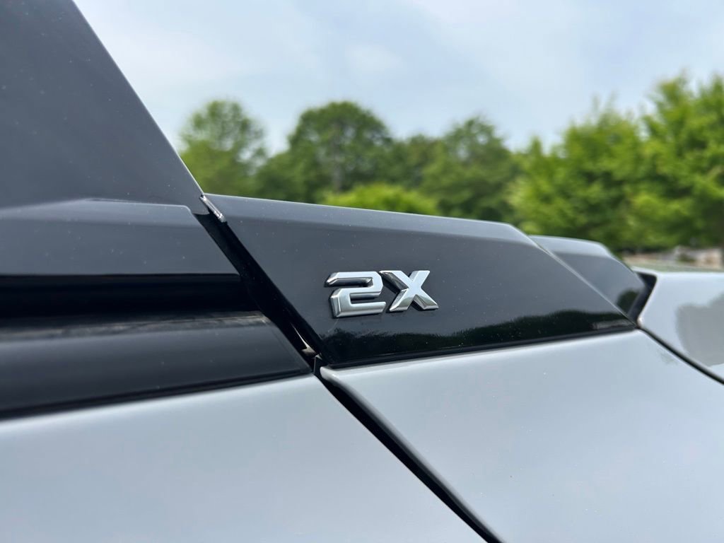 Used 2025 GMC Hummer EV 2X w/ LPO, Sport Package image 15